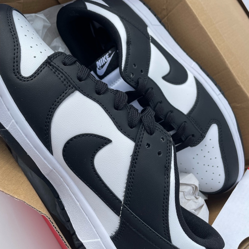 Nike dunk low panda men 9 women’s 10.5